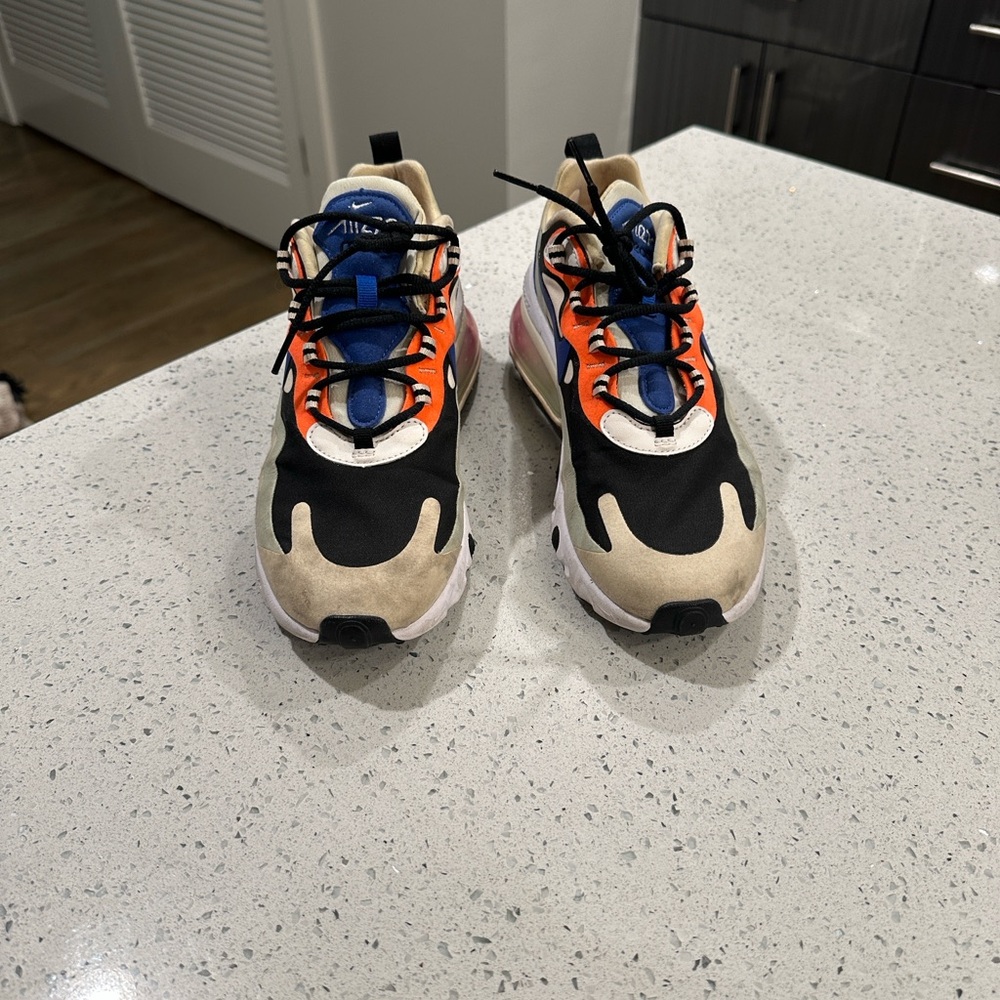 Nike Air Max 270 React
Fossil Pistachio Frost (Women's)
